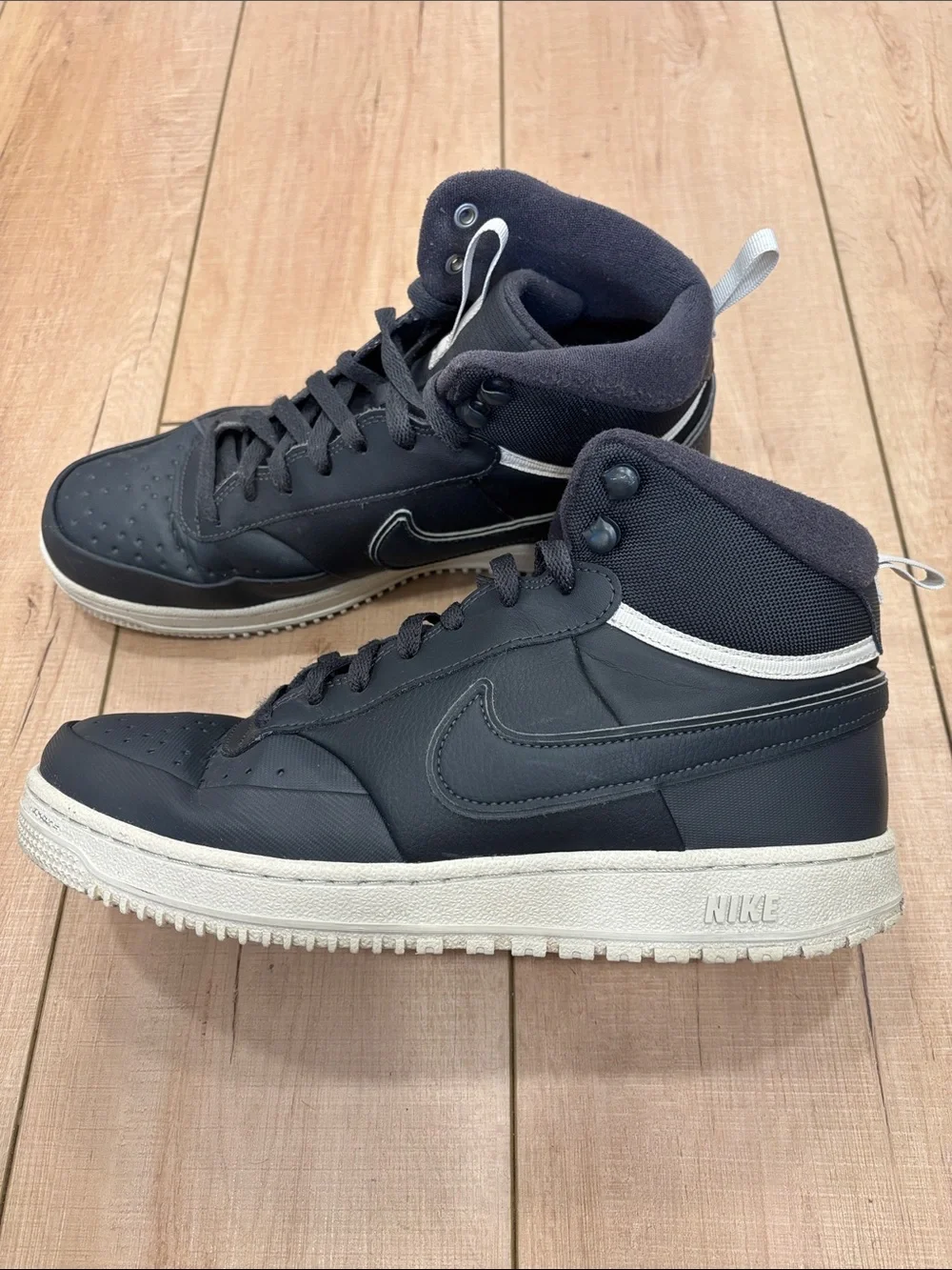Nike Men’s Vision Court Mid Winter Sneakers